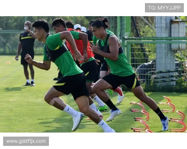 国安今乘高铁赴苏州孔特随队